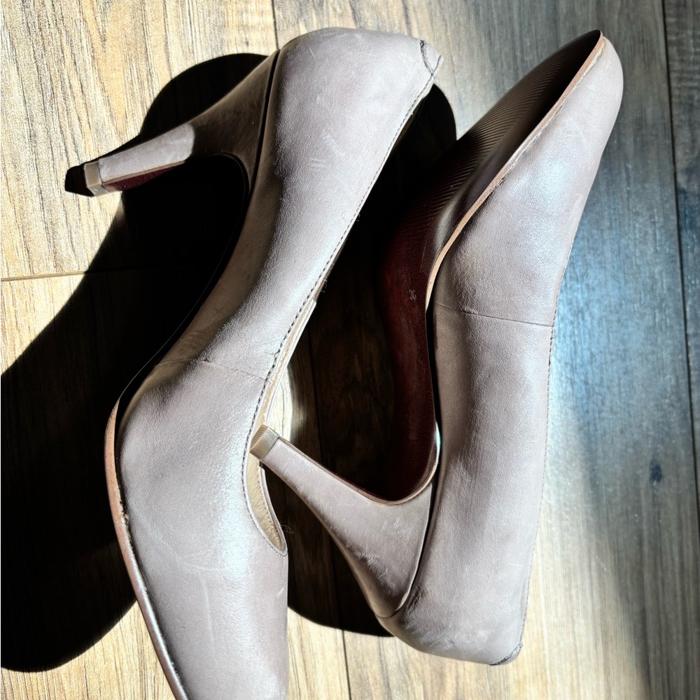 5th Avenue Women's Tan Pumps - Picture 3 of 6
